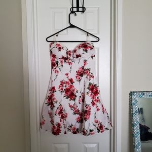 Floral strapless dress